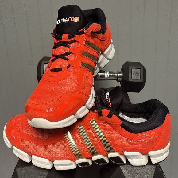 Mens Adidas sneakers - Picture 3 of 4